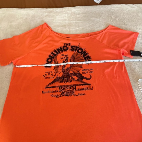 Torrid “Rolling Stones” Off the Shoulder Tour T-Shirt - Sizes 2 & 3 - Picture 8 of 15